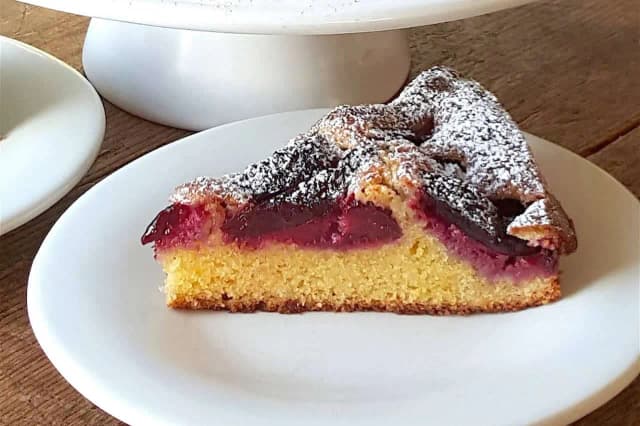 Przepis na pyszne ciasto ze śliwkami, które zachwyci każdego smakosza Przepis na pyszne ciasto ze śliwkami, które zachwyci każdego smakosza
